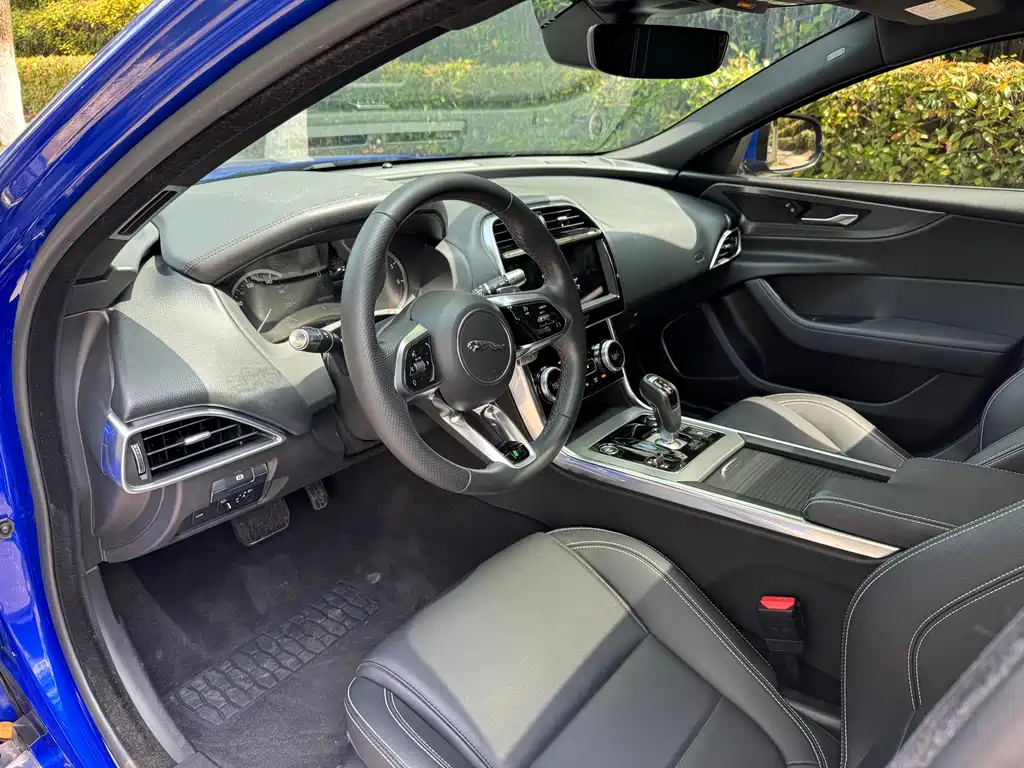 Jaguar XEL 2020 2.0T 200PS R-DYNAMIC Sport