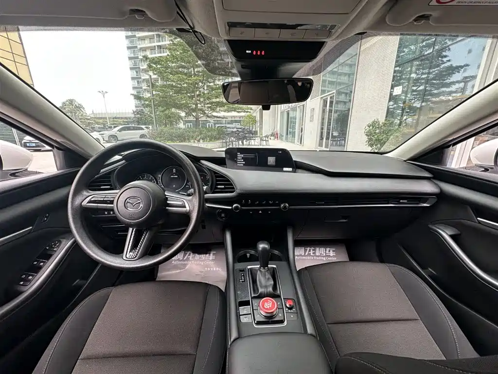 Mazda Mazda3 3 2021 1.5L AT