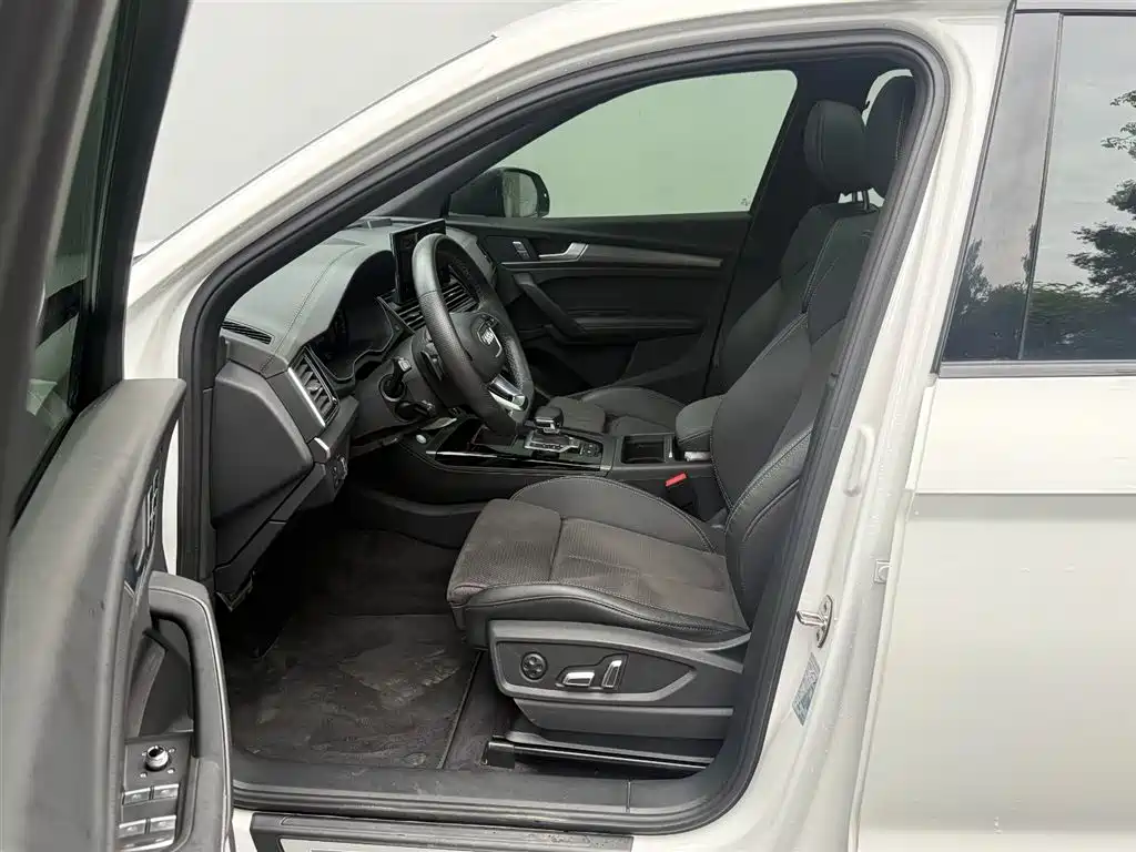 Audi Q5L Sportback — миниатюра 25