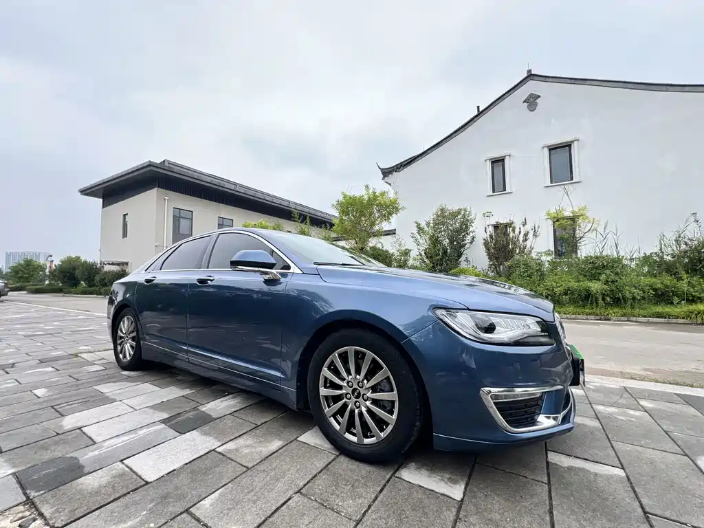 Lincoln MKZ — миниатюра 8