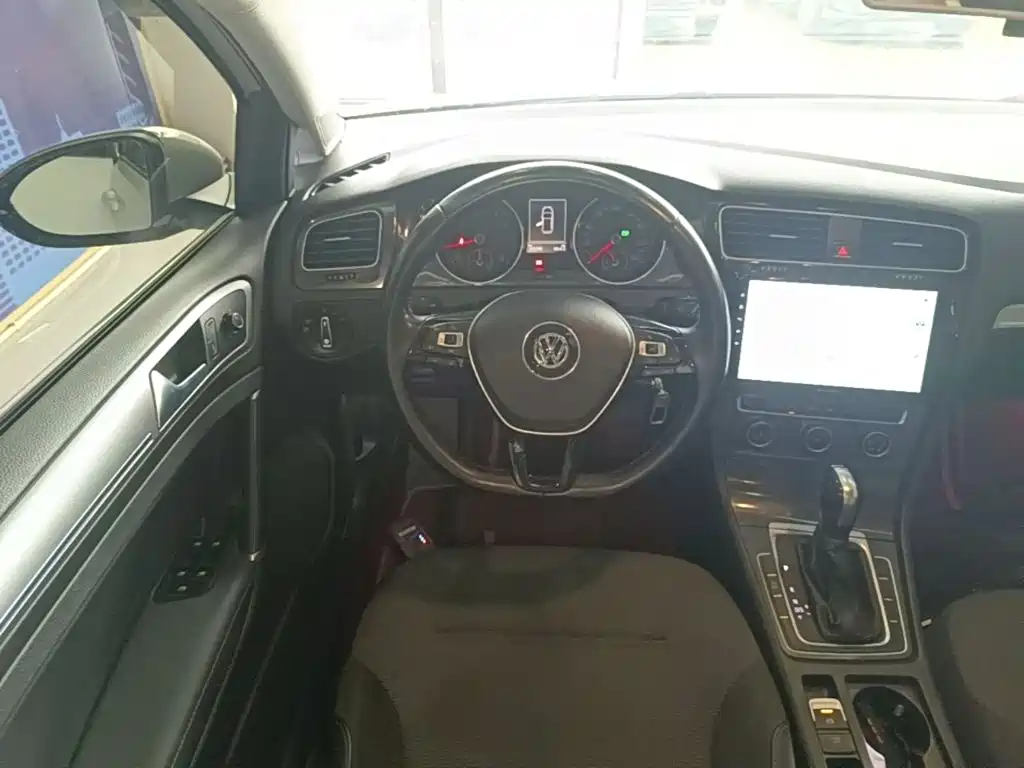 Volkswagen Golf — миниатюра 11