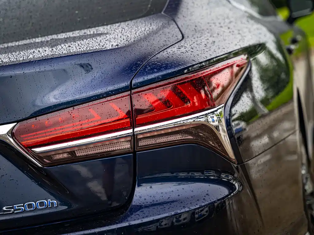 Lexus LS — миниатюра 8