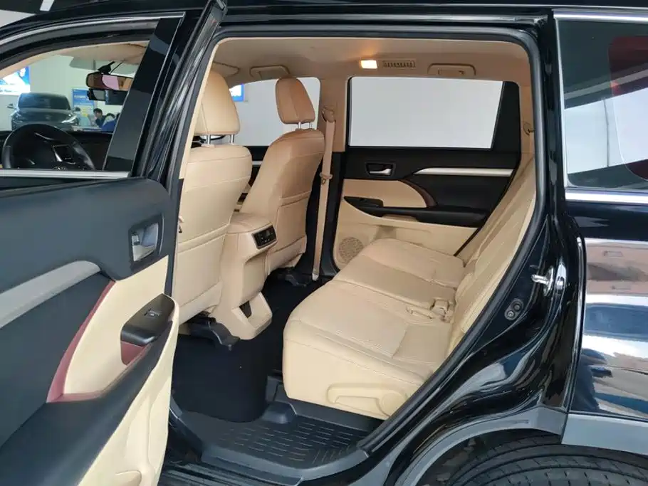 Toyota Highlander — миниатюра 11