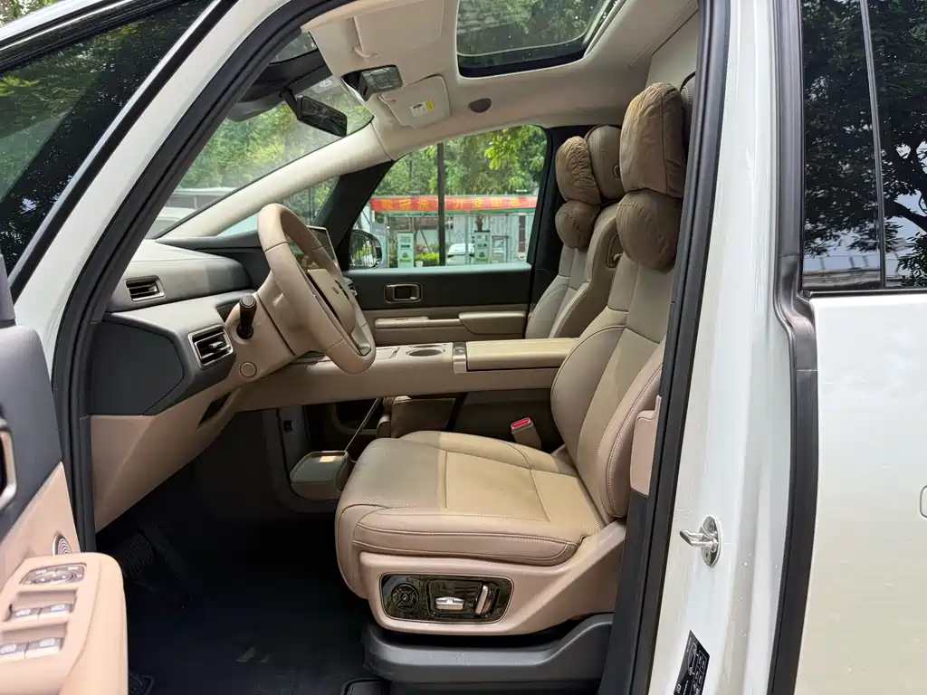 Li Auto Li MEGA — миниатюра 10