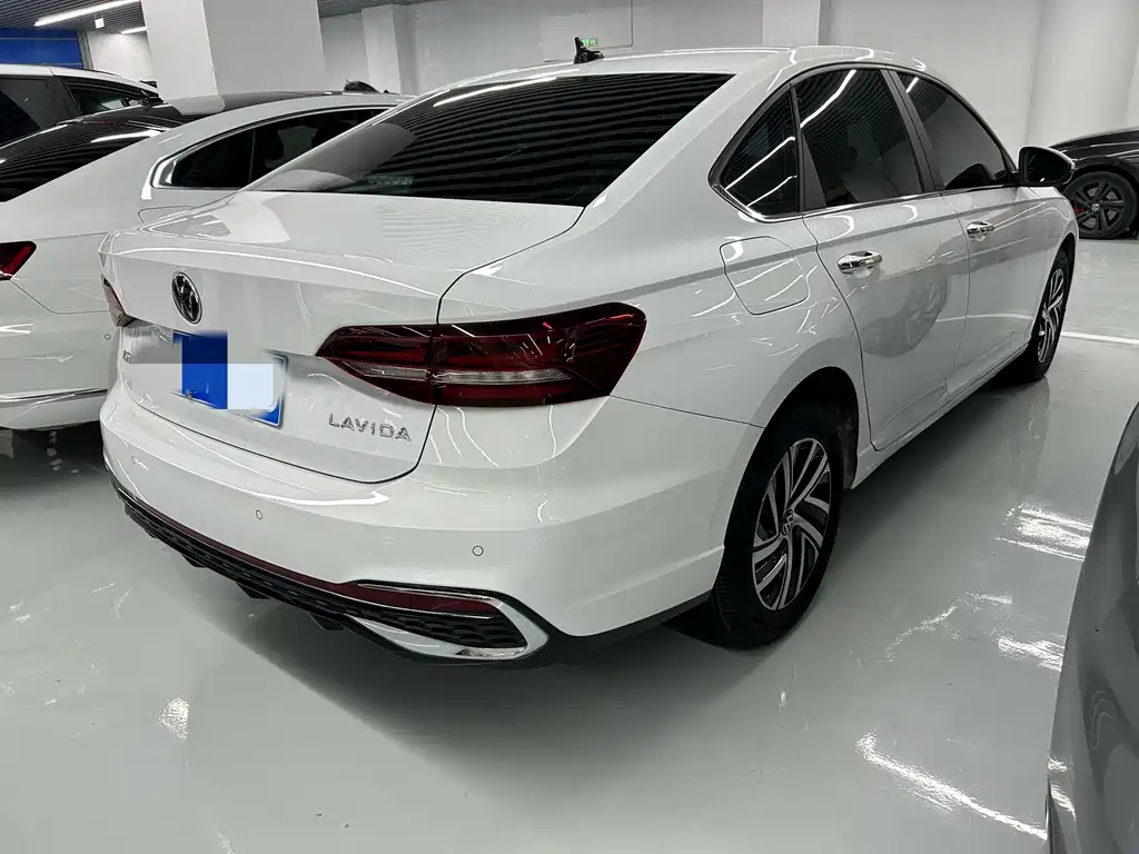Volkswagen Lavida — миниатюра 17