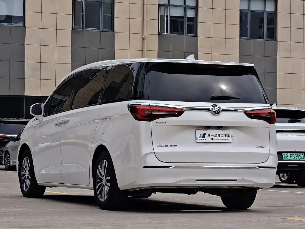 Buick GL8 — миниатюра 5