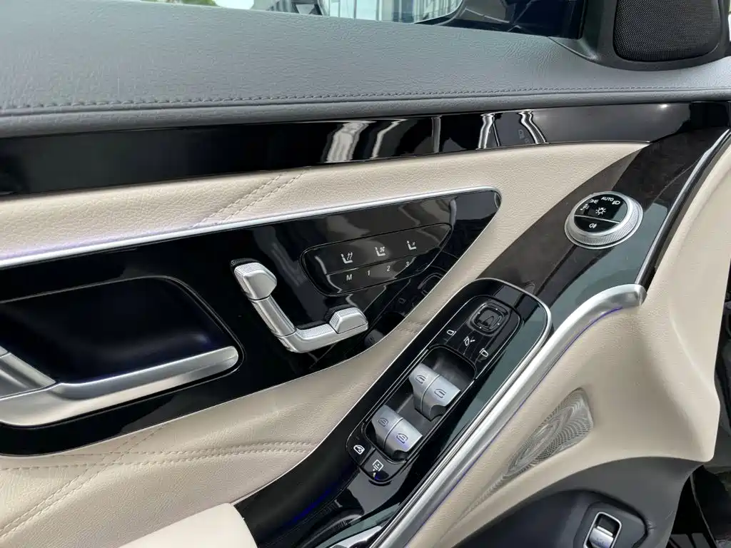 Mercedes-Benz S-Class — миниатюра 11