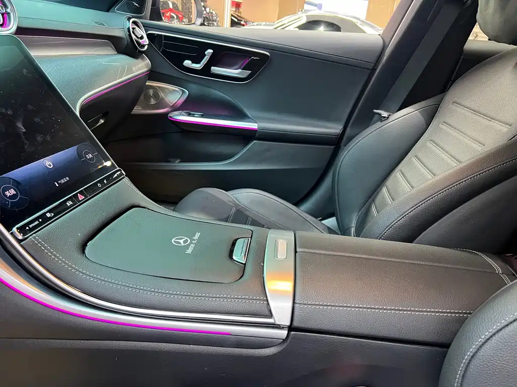 Mercedes-Benz C-Class — миниатюра 6