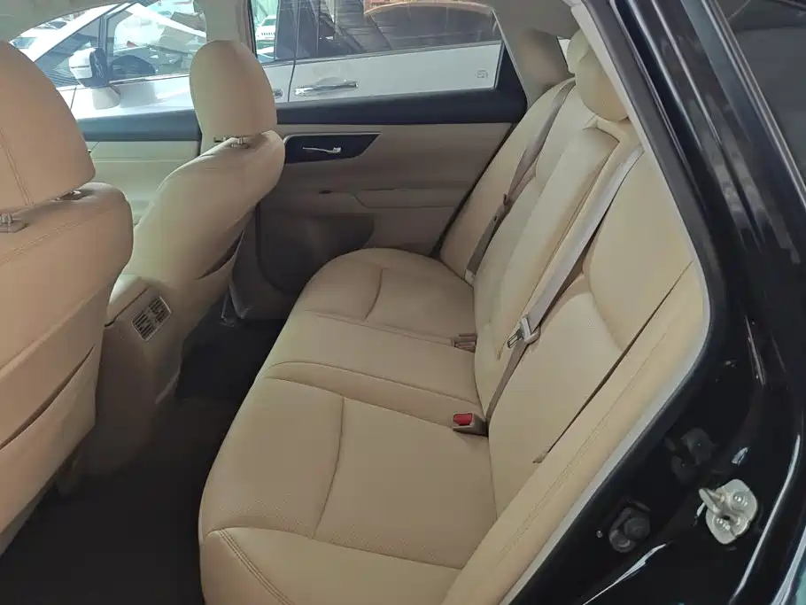 Nissan Teana — миниатюра 10