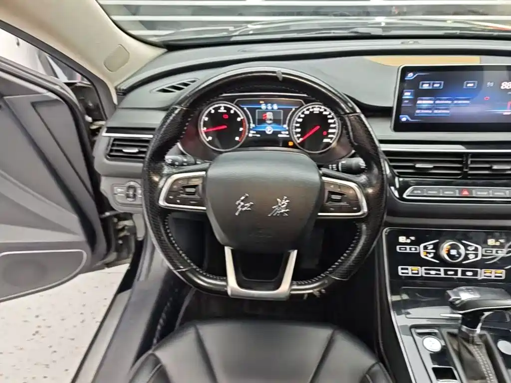 Hongqi Hongqi H5 — миниатюра 11