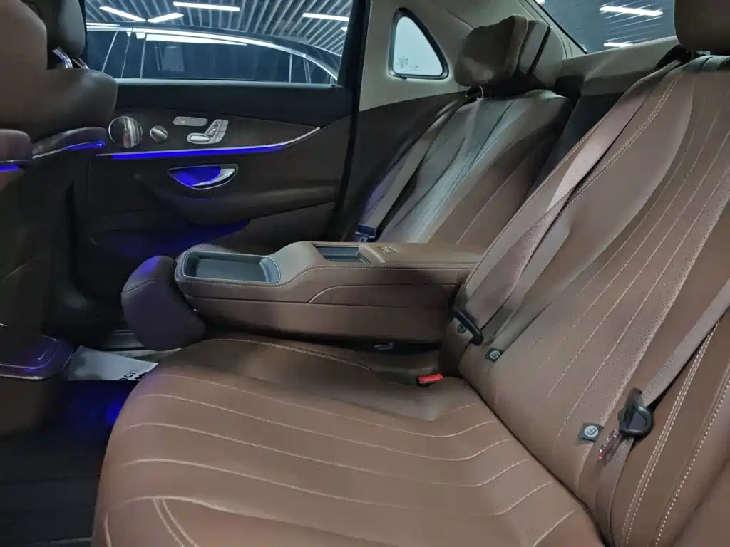 Mercedes-Benz E-Class — миниатюра 14