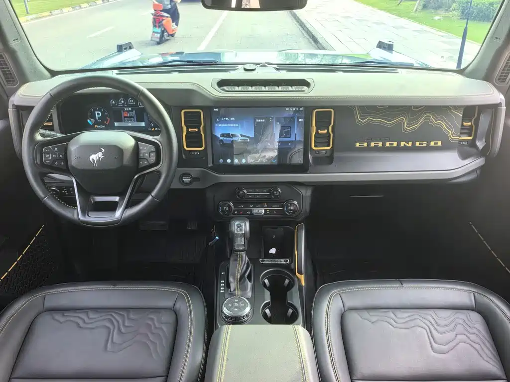 Ford Bronco — миниатюра 2