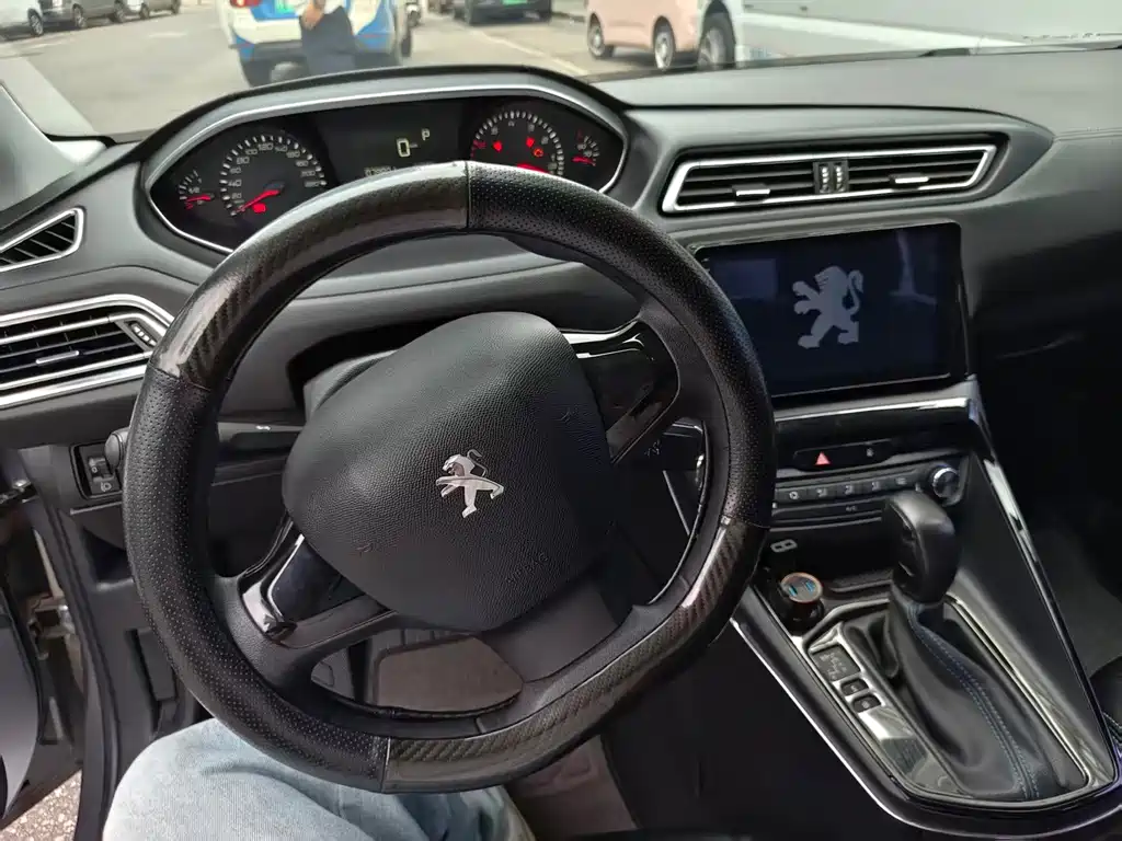 Peugeot 308 — миниатюра 12