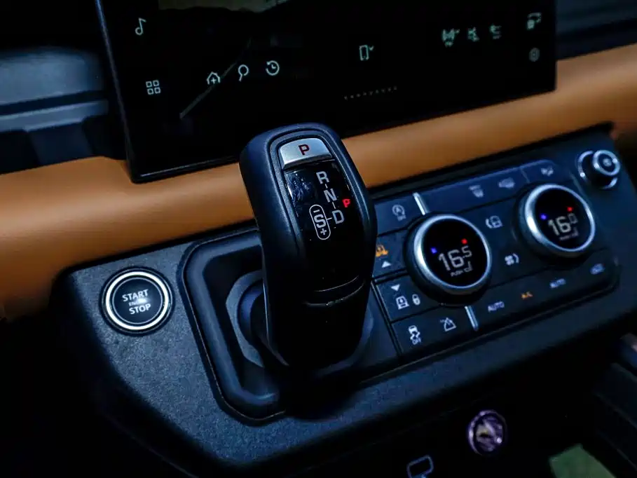 Land Rover Defender — миниатюра 15
