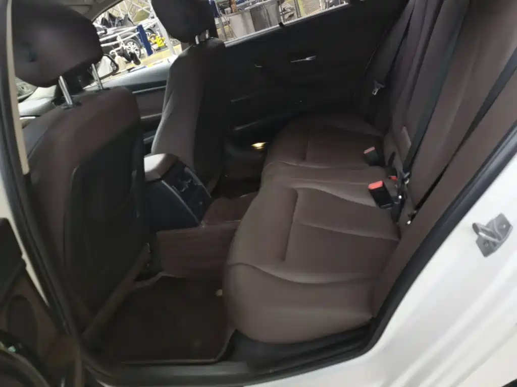 BMW 3 Series — миниатюра 17