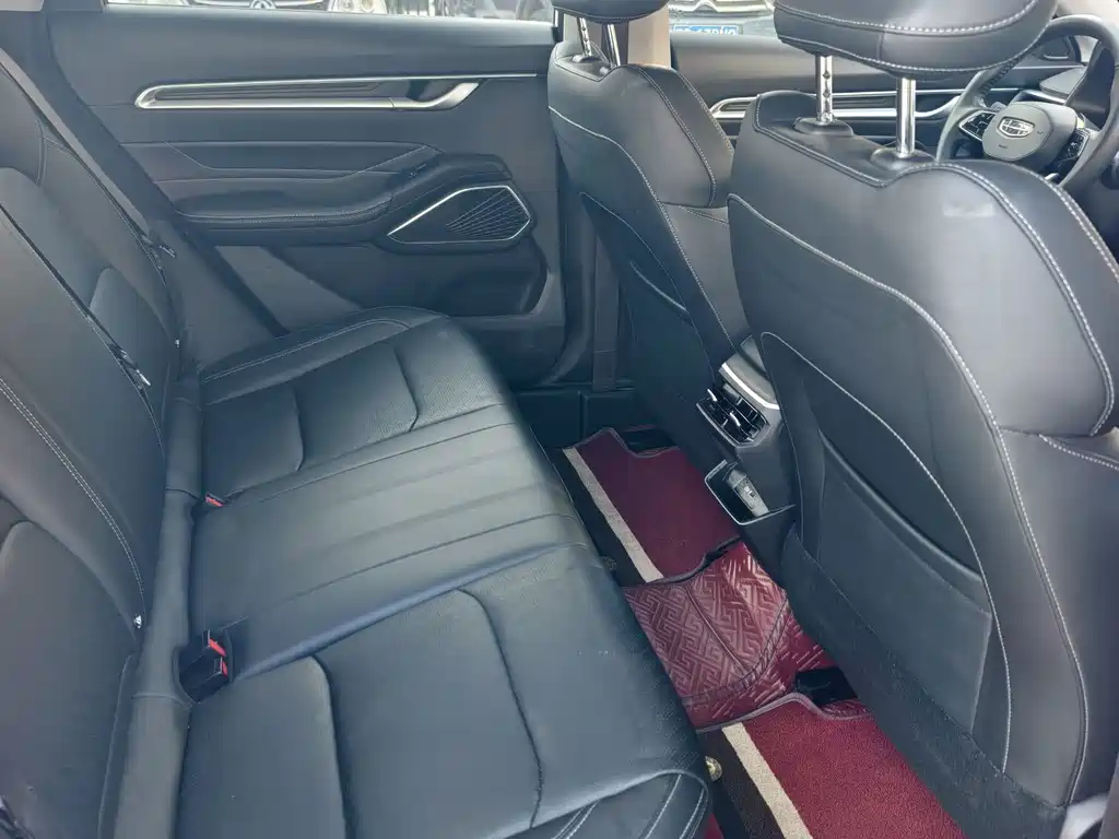 Geely Emgrand — миниатюра 11