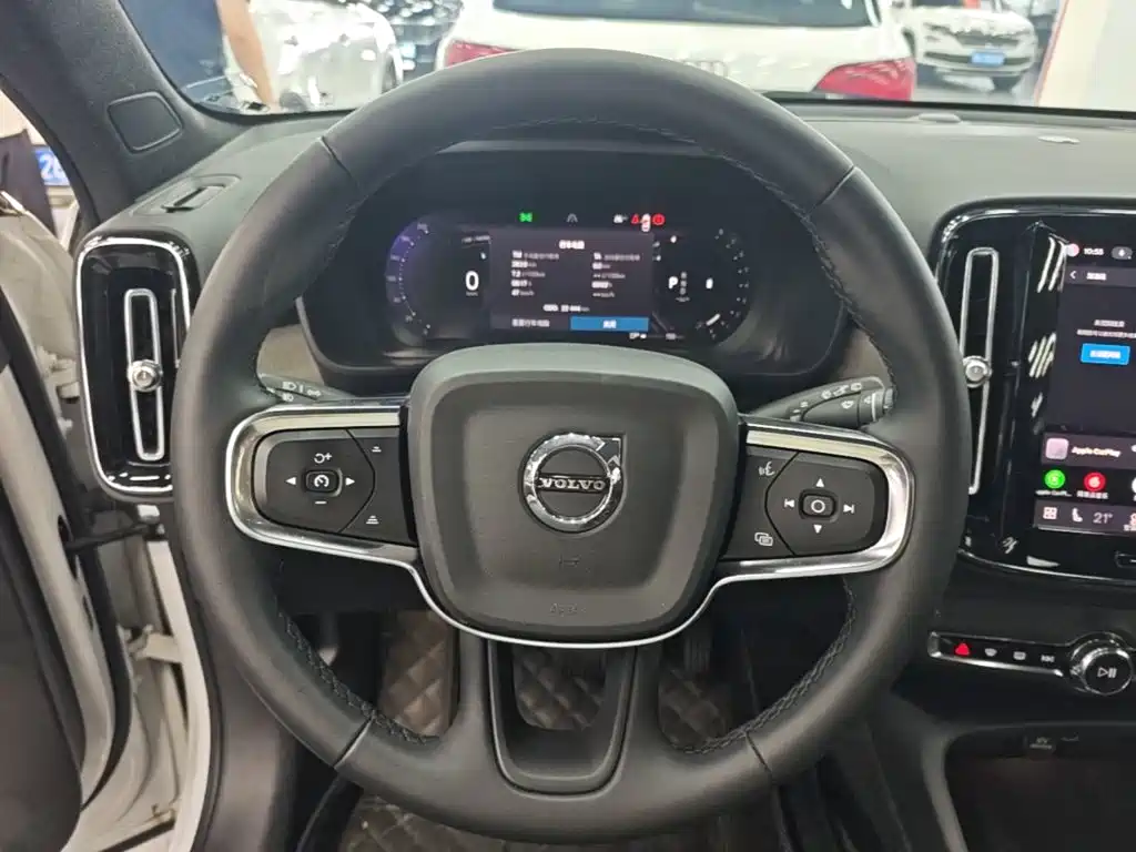 Volvo XC40 — миниатюра 11