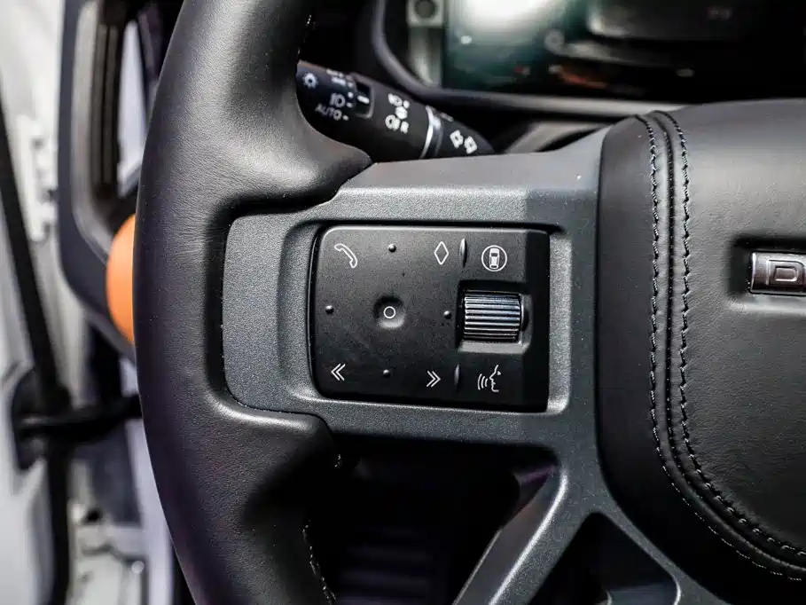 Land Rover Defender — миниатюра 19