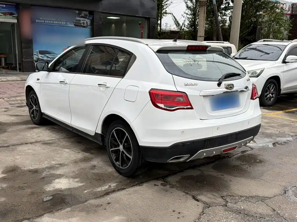 Geely Emgrand — миниатюра 6