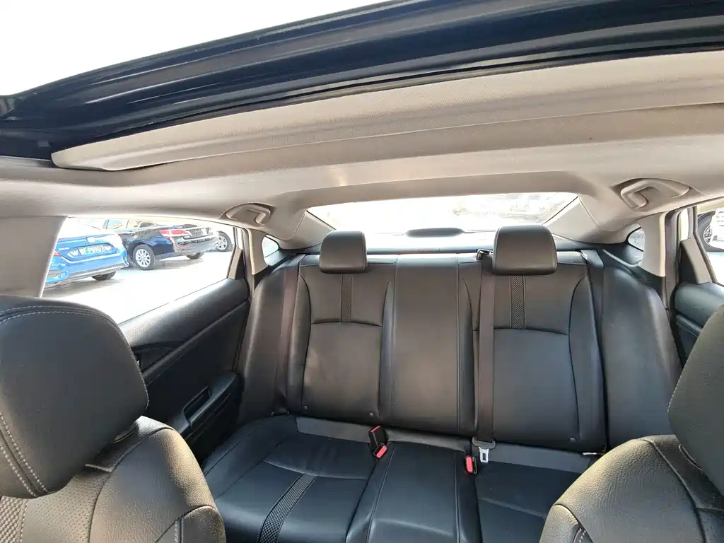 Honda Civic — миниатюра 16