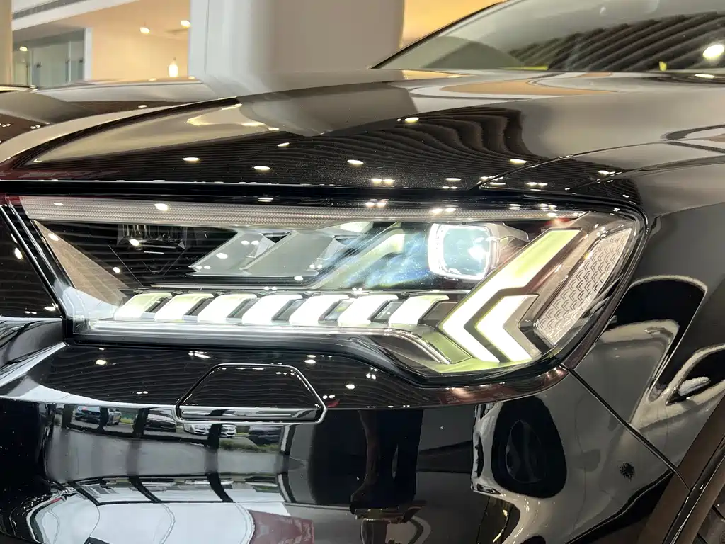 Audi Q7 — миниатюра 8