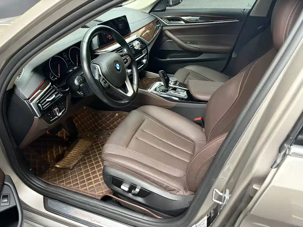 BMW 5 Series — миниатюра 5