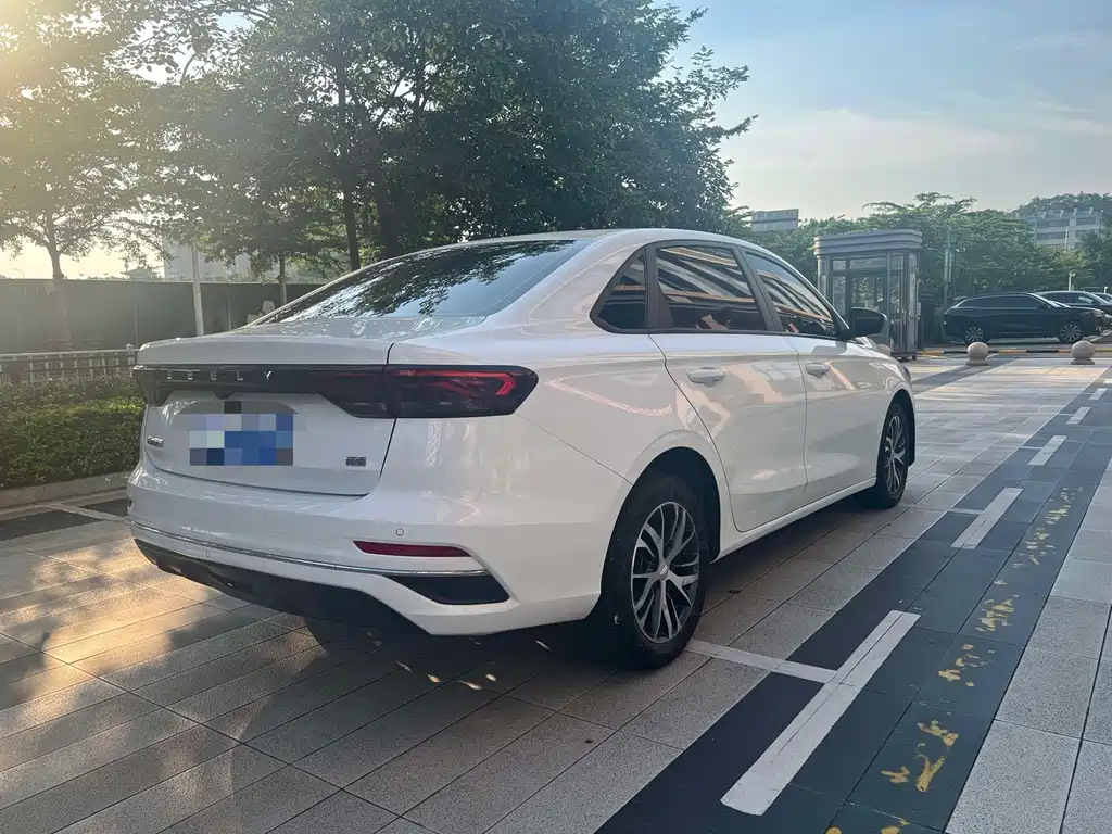 Geely Emgrand — миниатюра 5