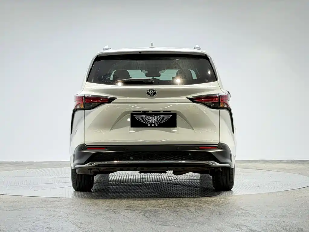 Toyota Granvia — миниатюра 4