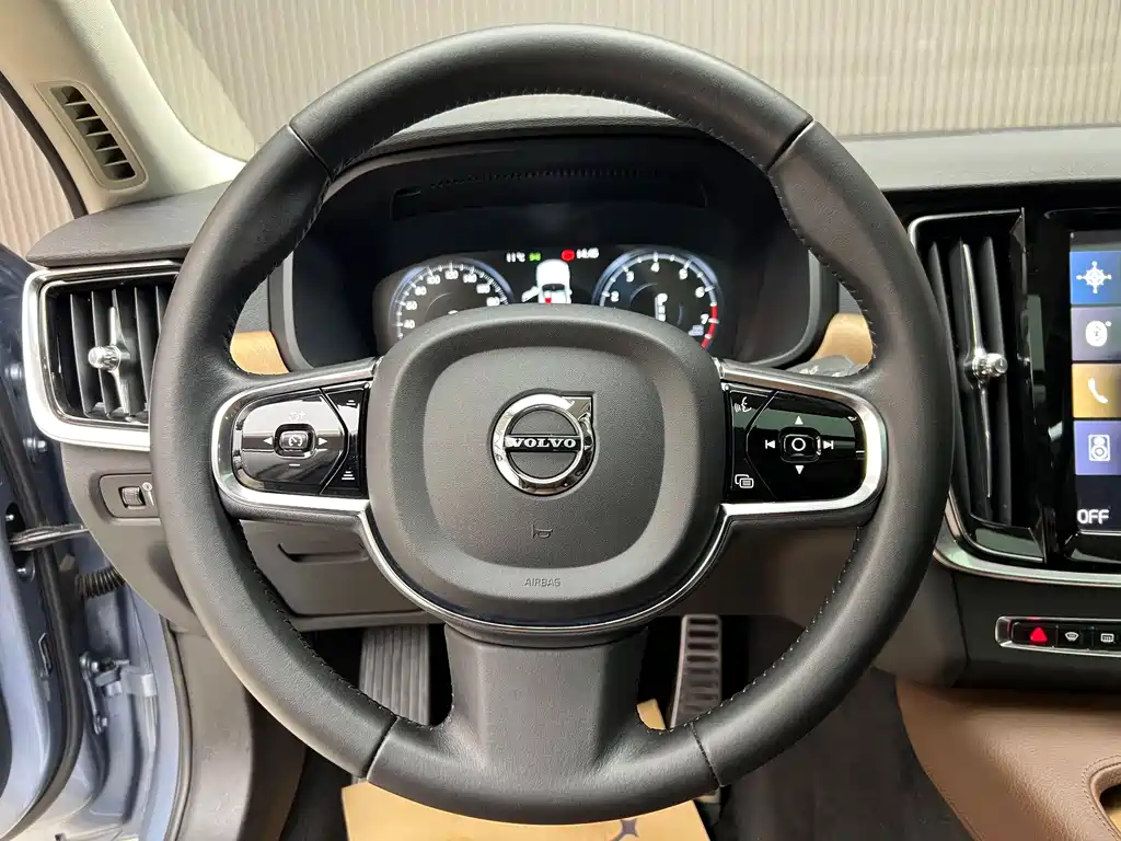 Volvo S90 — миниатюра 9