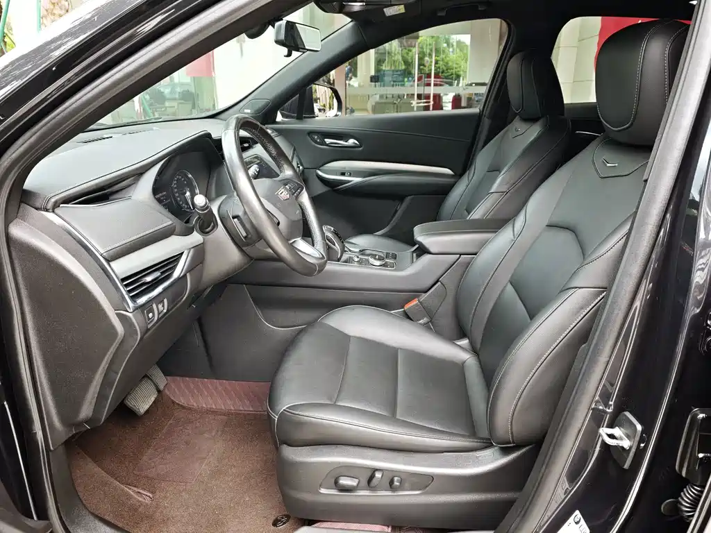 Cadillac XT4 — миниатюра 8