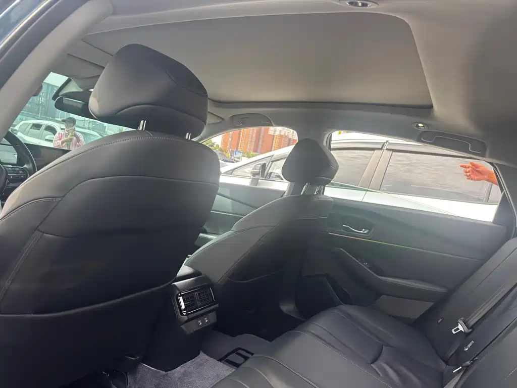 Honda Accord — миниатюра 11