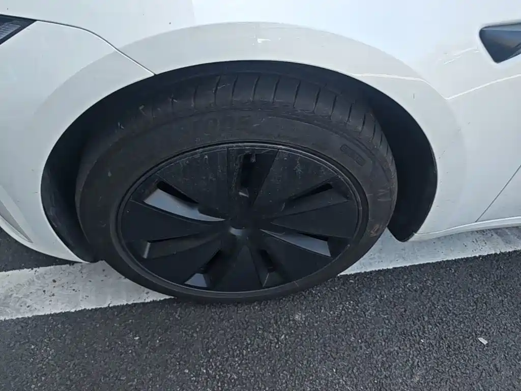 Tesla Model 3 — миниатюра 23