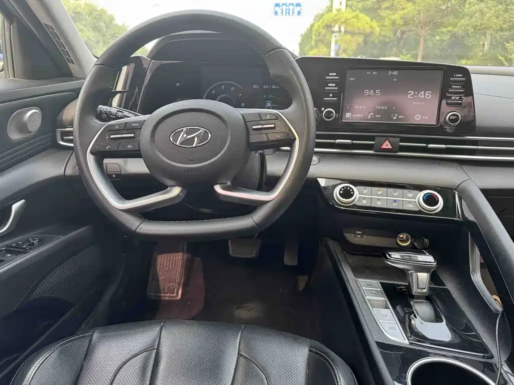 Hyundai Elantra — миниатюра 8