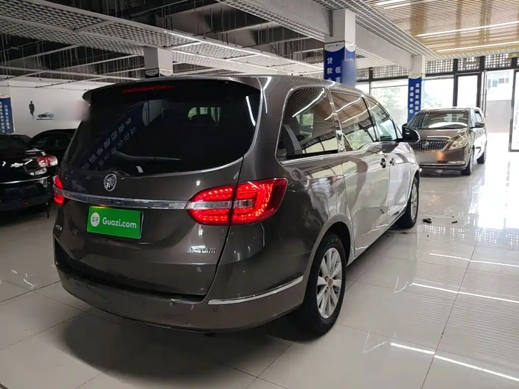 Buick GL8 — миниатюра 7