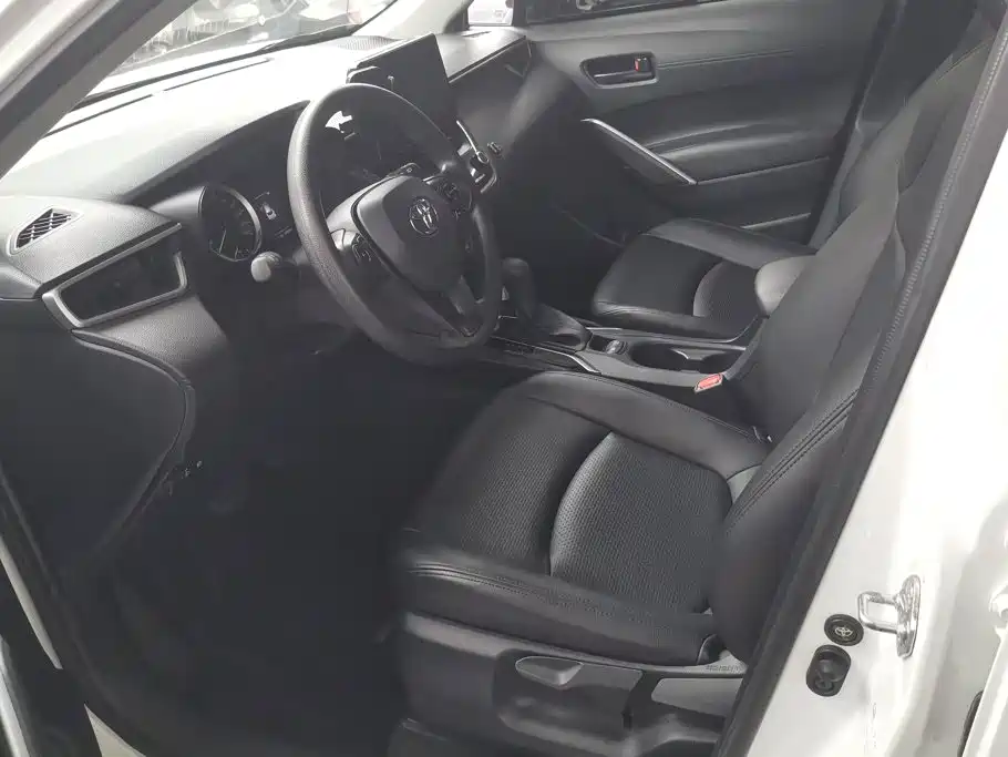 Toyota Corolla Cross — миниатюра 9
