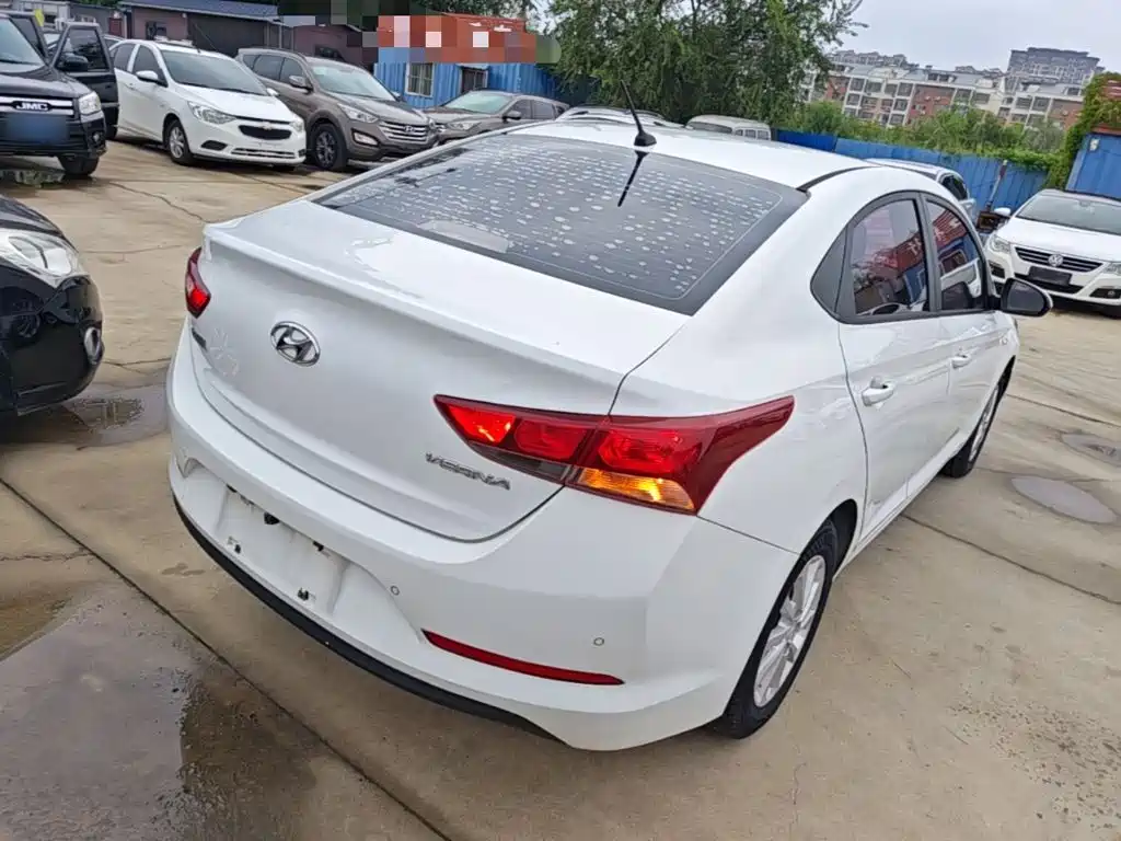 Hyundai Verna — миниатюра 7