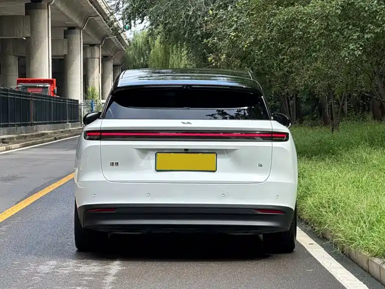 Li Auto Идеальный i6 — миниатюра 4