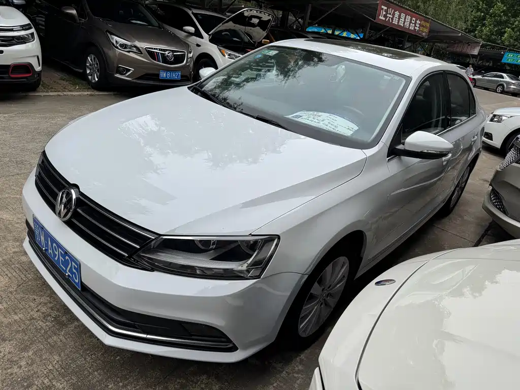Volkswagen Sagitar 2016