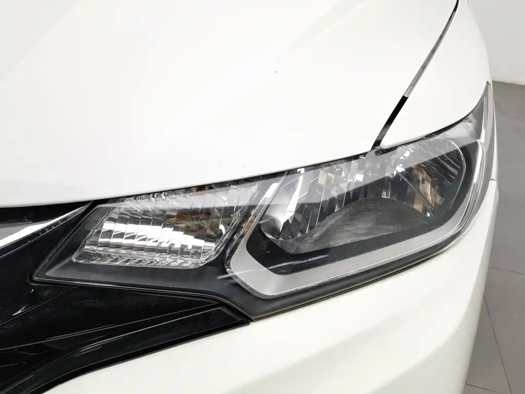 Honda Fit — миниатюра 7