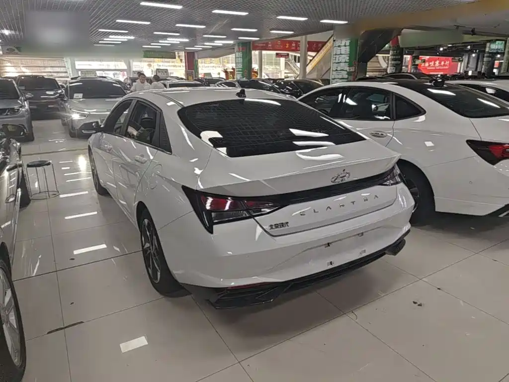 Hyundai Elantra — миниатюра 5
