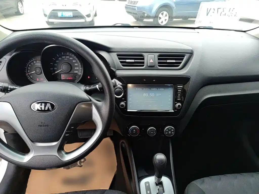 Kia K2 — миниатюра 10