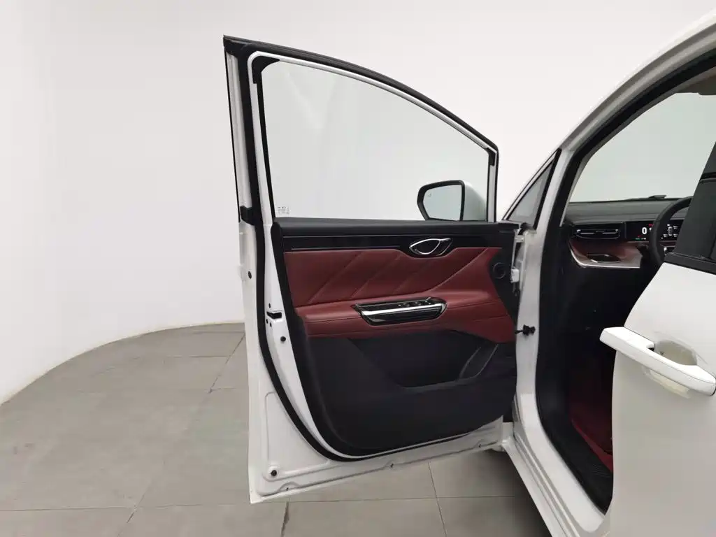 GAC Motor 传祺E8 PHEV — миниатюра 8
