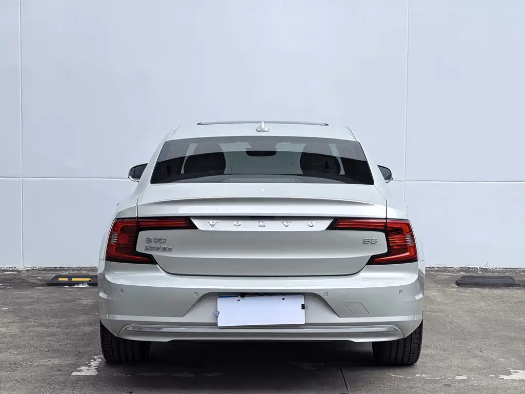 Volvo S90 — миниатюра 16