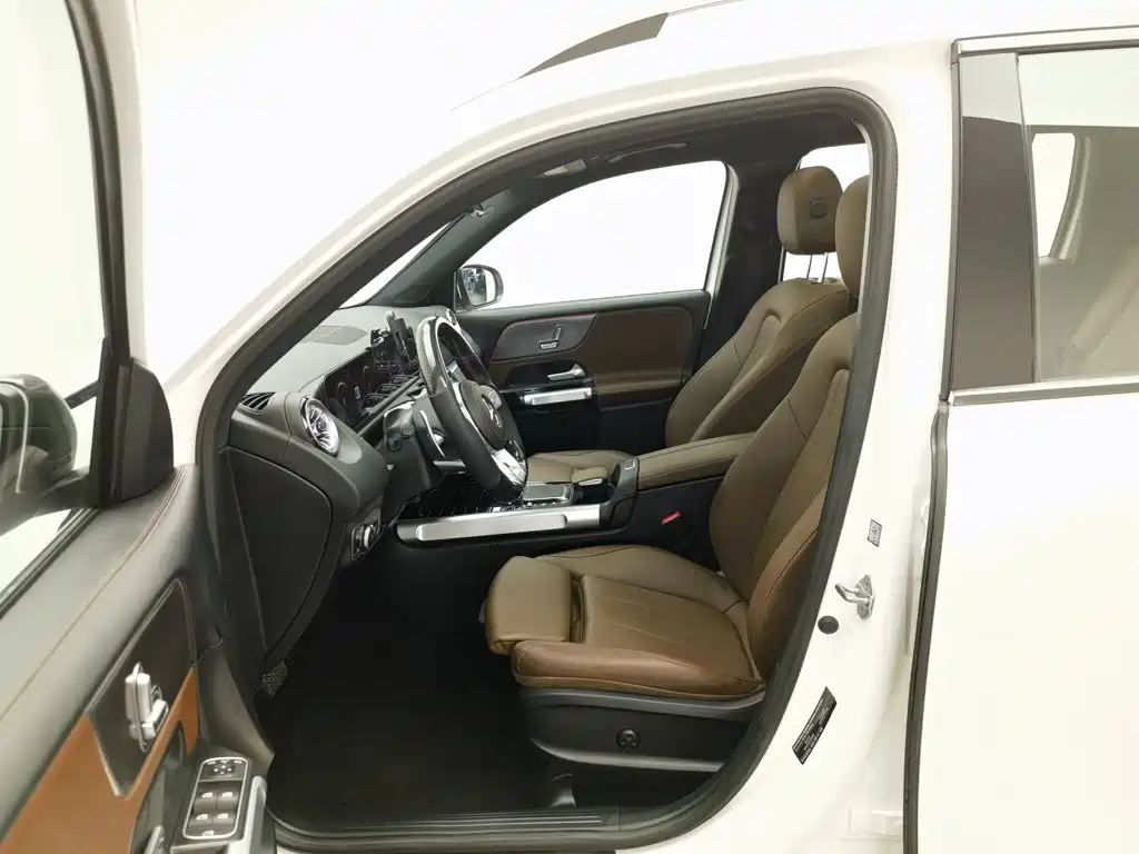 Mercedes-Benz GLB — миниатюра 10
