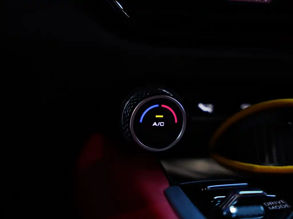Lotus Emira — миниатюра 36