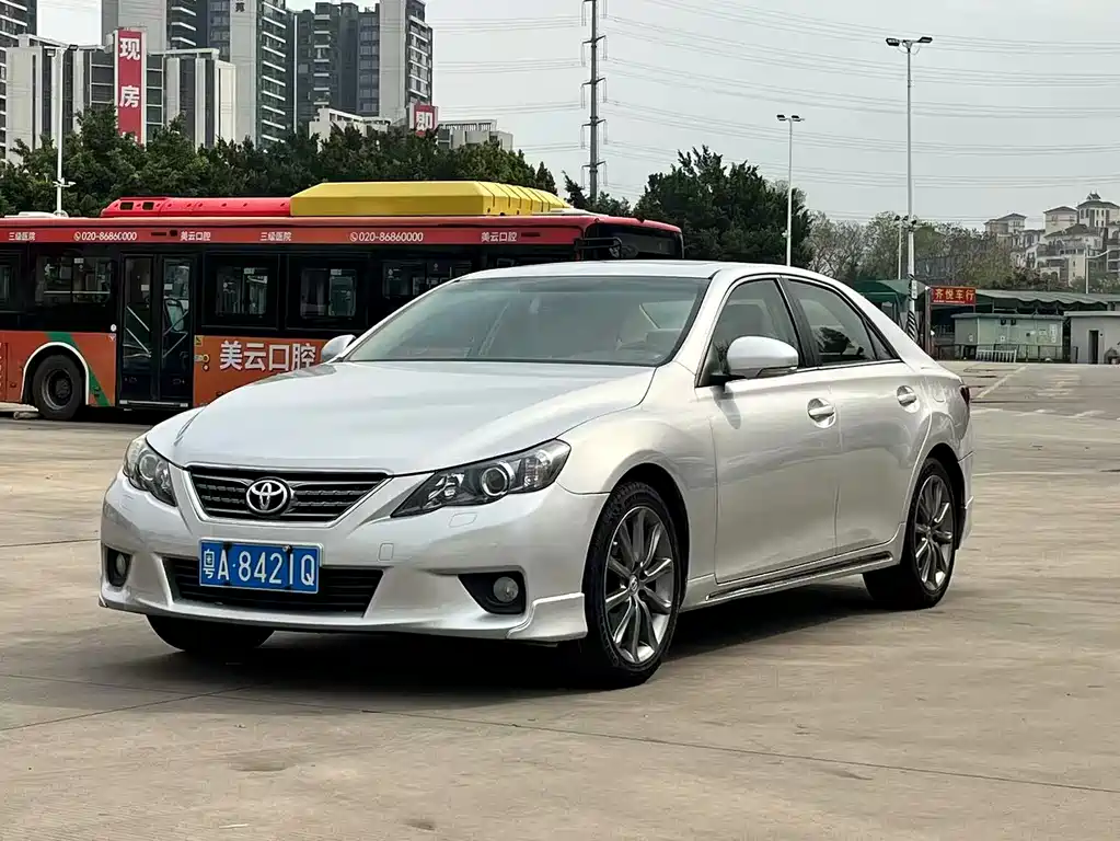 Toyota Reiz 2013