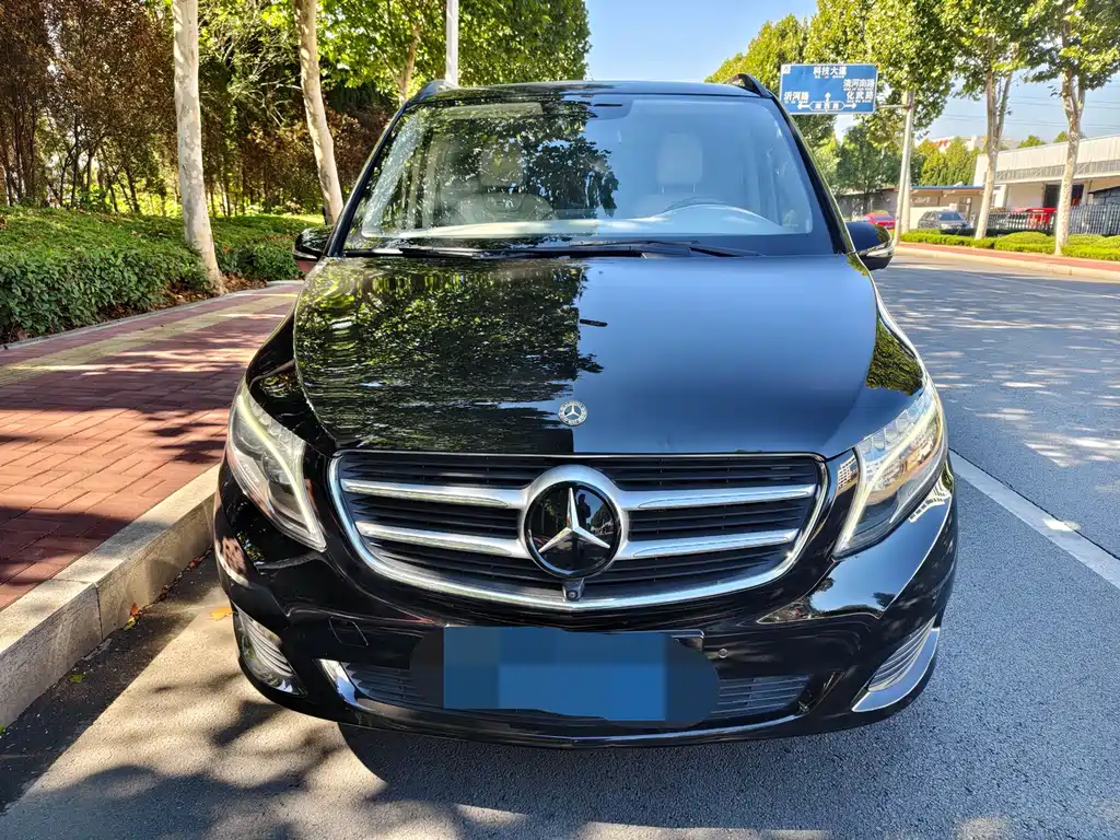 Mercedes-Benz V-Class — миниатюра 2