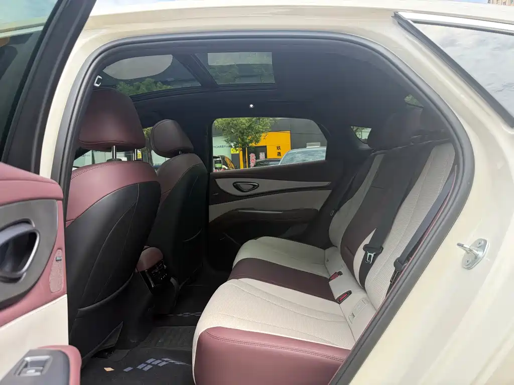 BYD Seal 07 DM-i — миниатюра 6