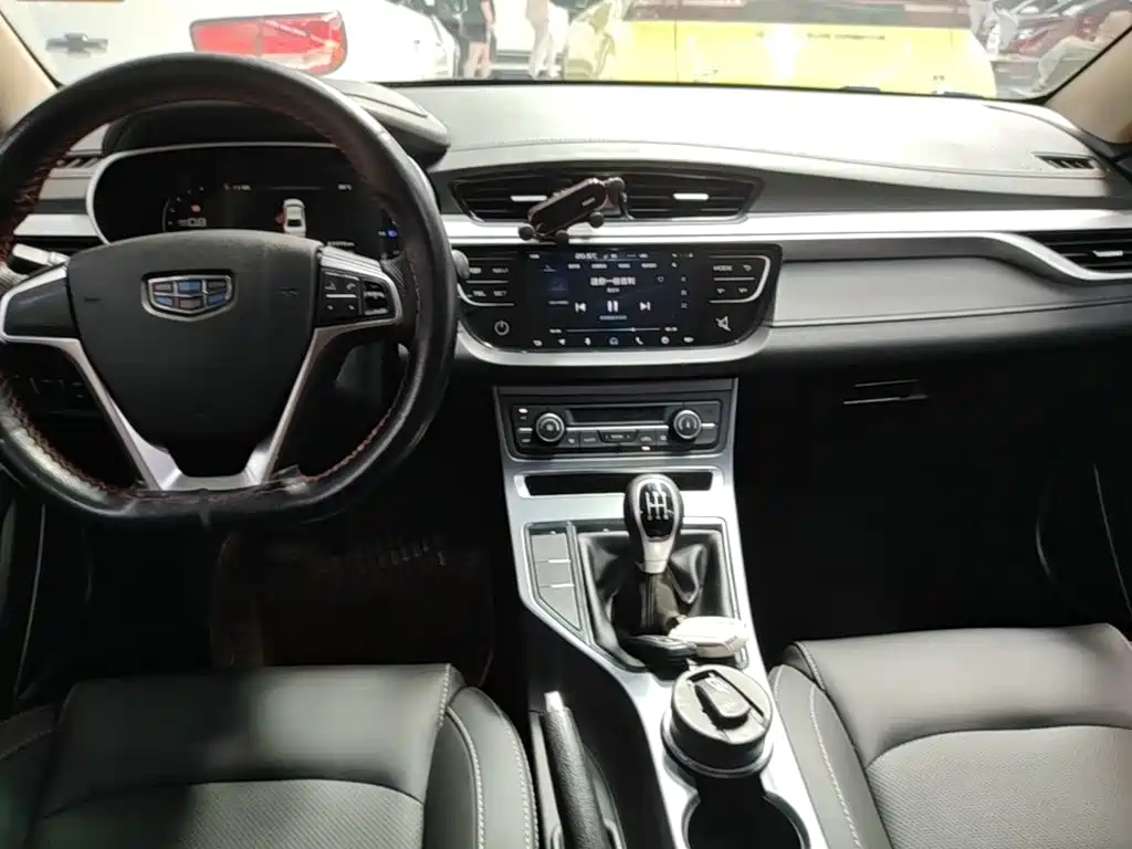 Geely Emgrand — миниатюра 13