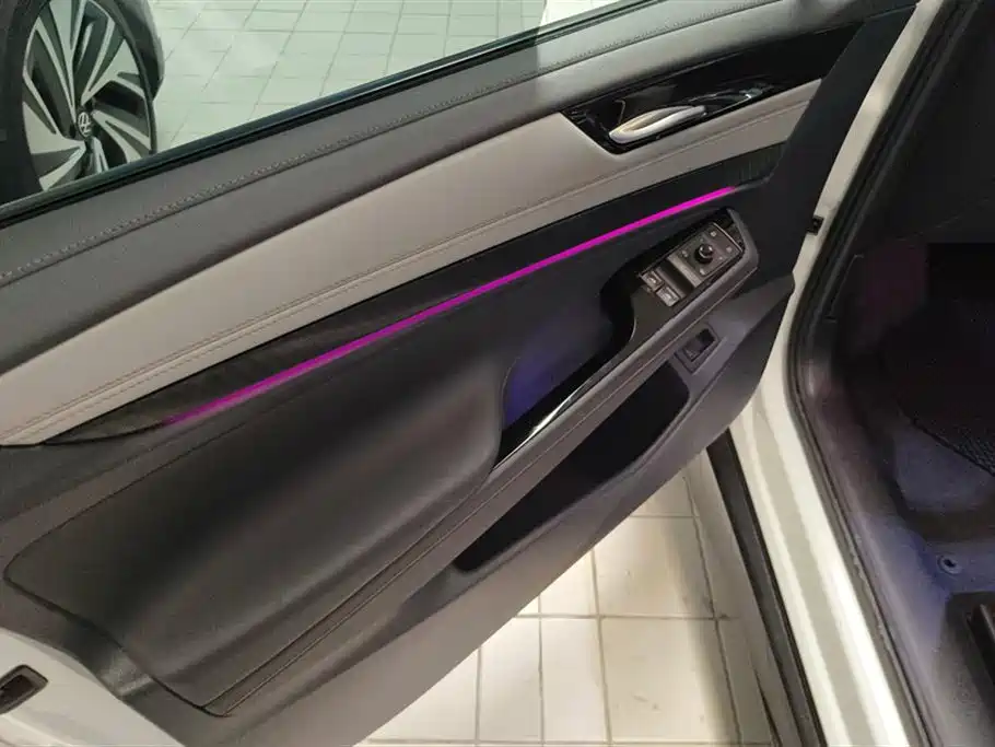 VOLKSWAGEN ID.7 VIZZION